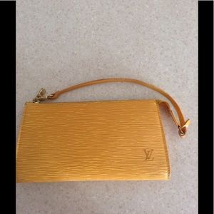 💕LOUIS VUITTON YELLOW EPI LEATHER POUCHETTE 💕